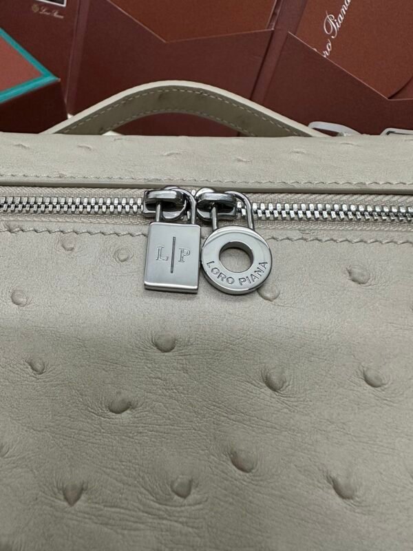 Loro piana Extra Pocket L23.5 Silver Buckle Item No.: FAI8511 Color: Light Beige Ostrich Leather - 图片 5