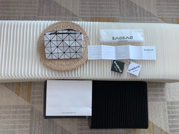 Cartons Box Crossbody Bag - 图片 9