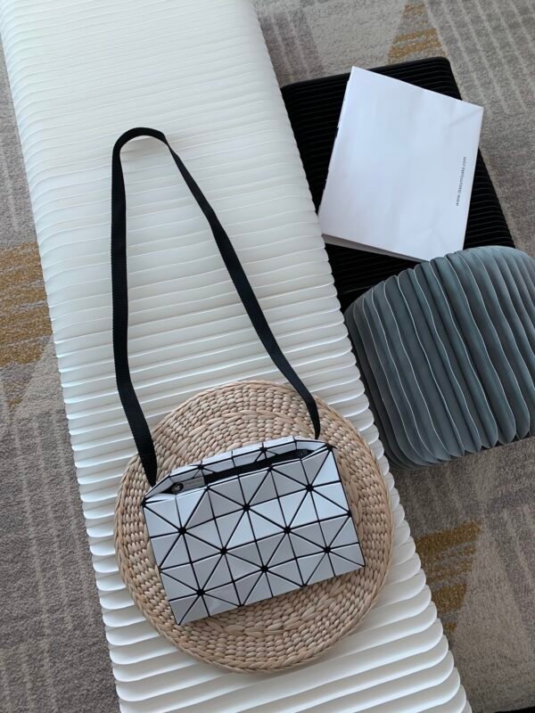 Cartons Box Crossbody Bag - 图片 8