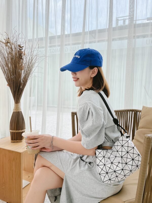 LOOP Series Issey Miyake｜Tofu Bun