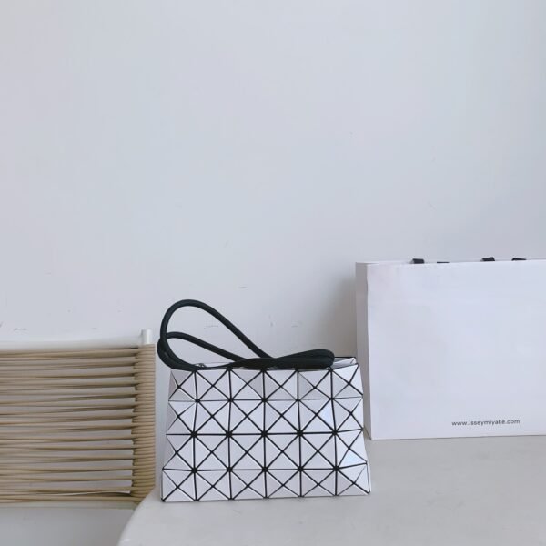 LOOP Series Issey Miyake｜Tofu Bun - 图片 2