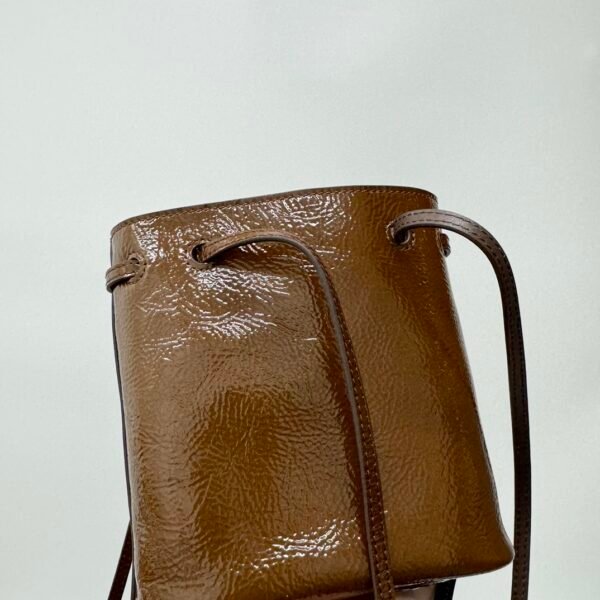MiuMi drawstring bucket bag waxed leather - 图片 2