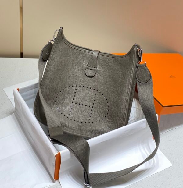"Pewter Gray" 𝗘𝘃𝗲𝗹𝘆𝗻𝗲 𝟮𝟵C𝕞 Evelyn Large 29cm  Self-made shoulder strap + togo leather + simple style.  𝟮𝟵C𝕞 𝟳𝟲𝟳𝟴𝟬𝟳𝟵 - 图片 9