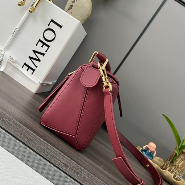 L⊚℮w℮🌟 🔥 (New Version) Embossed Logo Small Puzzle Handbag Arrived👏 - 图片 2