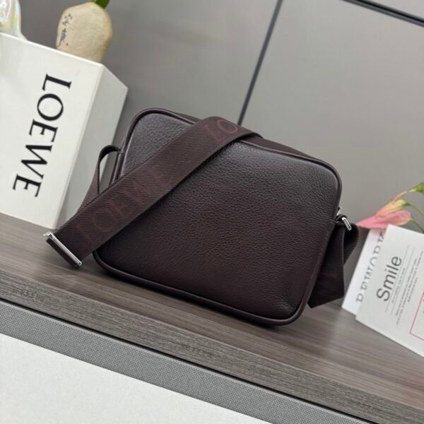LO℮w℮🌟New Small Soft Grained Leather Pebble Messenger Bag. - 图片 9