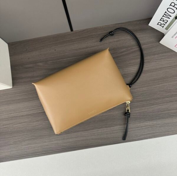 LO℮w℮🌟New Clutch Shiny Nappa Leather Knot T Shiny Nappa Leather Clutch - 图片 7