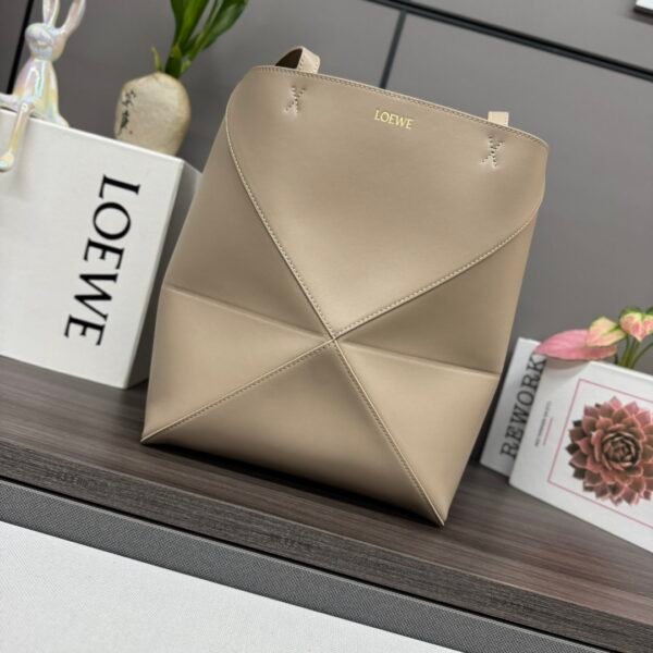 L⊚℮w℮New 🆕Small Shiny Leather Puzzle Fold Tote