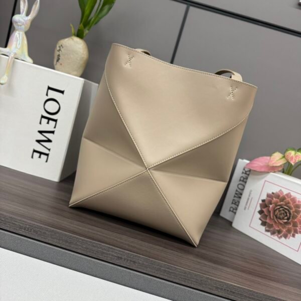 L⊚℮w℮New 🆕Small Shiny Leather Puzzle Fold Tote - 图片 9