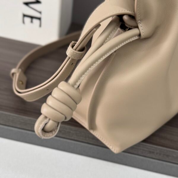 L⊚℮w℮🌟 New version Nappa leather Flamenco lucky bag🆕clutch💥 - 图片 6