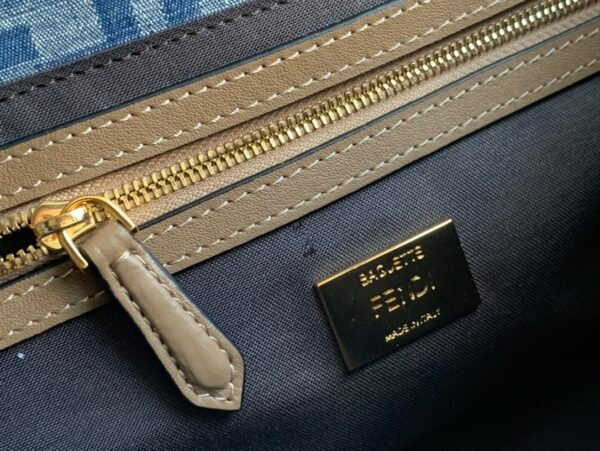 【Medium Baguette Handbag】Light blue denim - 图片 4