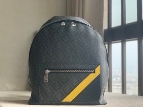 【Diagonal Chiodo】Medium Backpack F670 Black