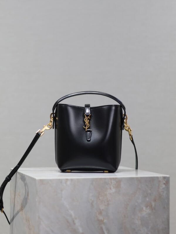 LE 37_Mini Bucket Bag The bucket bag that is popular in the fashion circle!