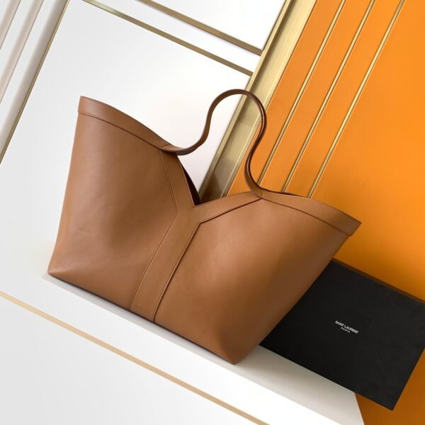 New fine grain leather tote bag from Y!