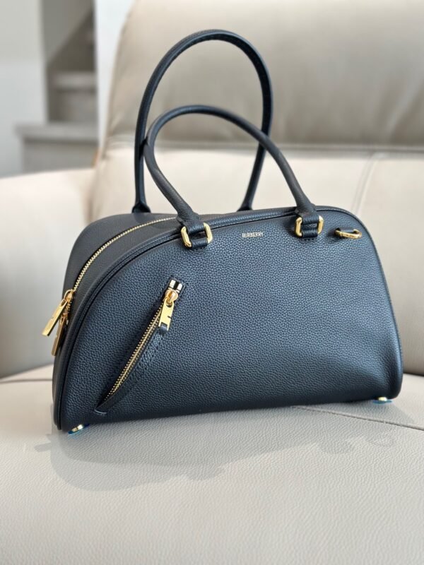 B's latest bowling bag is made of grained calfskin - 图片 2