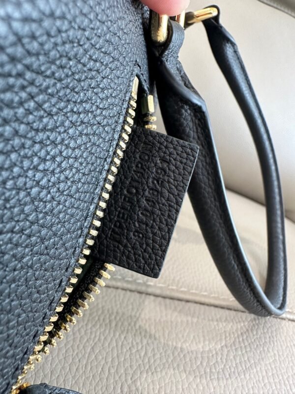 B's latest bowling bag is made of grained calfskin - 图片 4