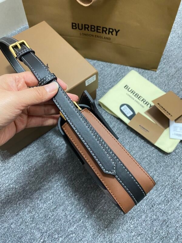Update BBR's latest catwalk shoulder bag 💕 Made of selected soft leather. - 图片 7