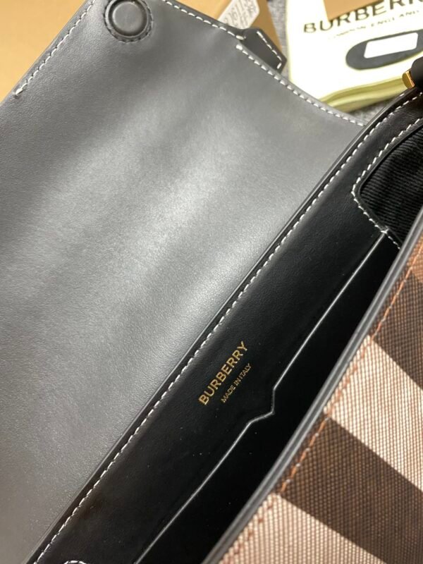 Update BBR's latest catwalk shoulder bag 💕 Made of selected soft leather. - 图片 3