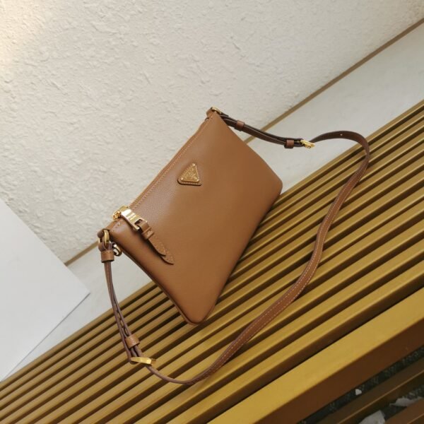 [Top original] P house 🌹🎉 New armpit bag 🎉 1BC238 calfskin 🎉🎉 - 图片 2