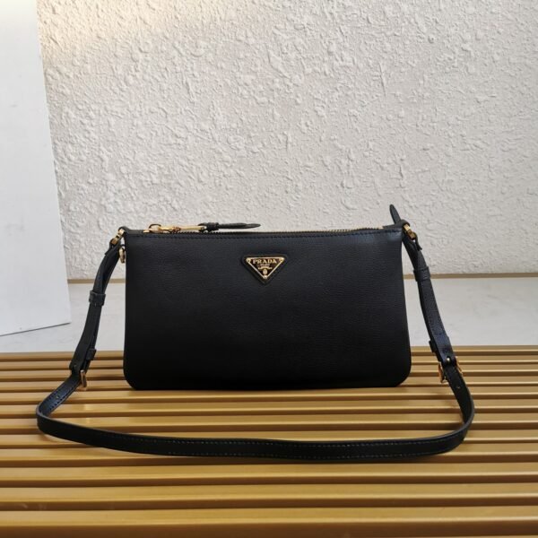 [Top original] P house 🌹🎉 New armpit bag 🎉 1BC238 calfskin 🎉🎉