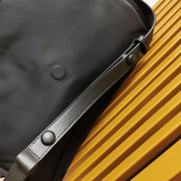 [Top original order] ✨New product launch✨Hot messenger bag 1BD255 small - 图片 5