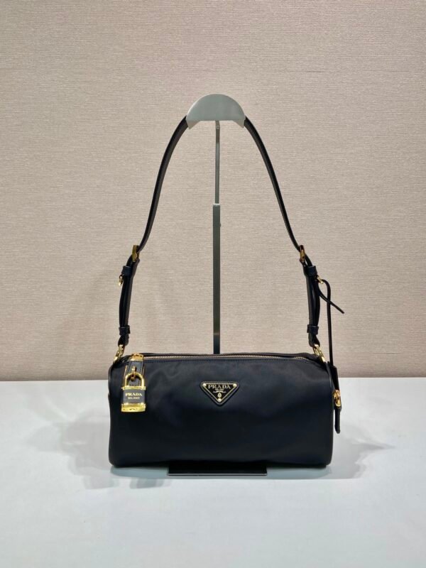 🎉New🎉1BC233 nylon lock bag🎉