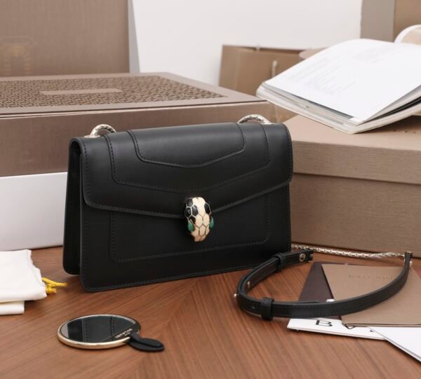 Bulgari fetal cow series malachite snake head black leather is delicate and soft, the leather is glossy [Seduction] 💃