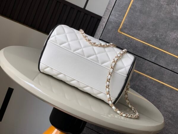 Snow White 👸🚩🚩🚩OHANEL 《White with Black Edge》 Boston 🤩🤩🤩Chanel 25P bowling - 图片 8