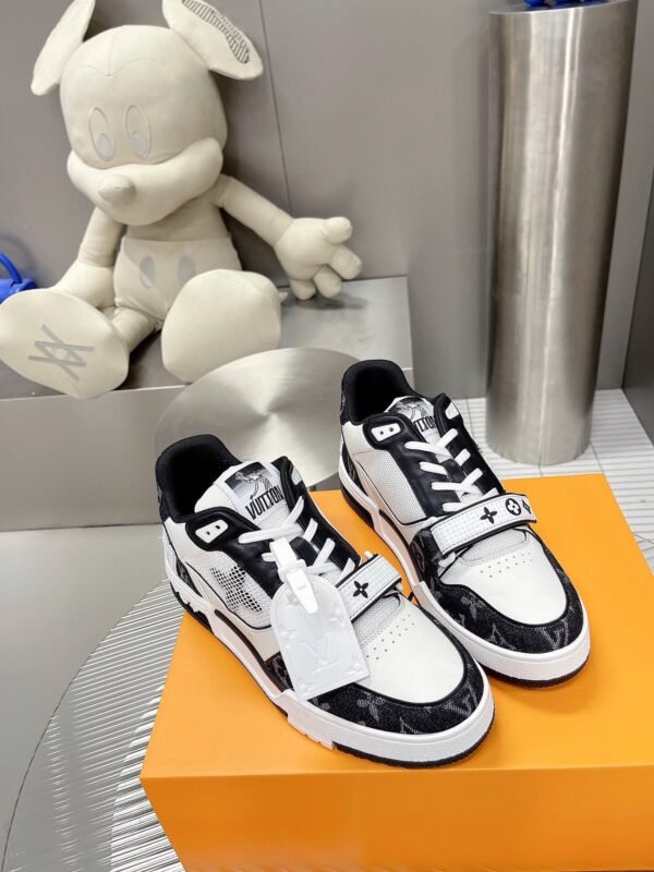 Louis Vuitton Lv in stock. Unisex. Ceiling level - 图片 9
