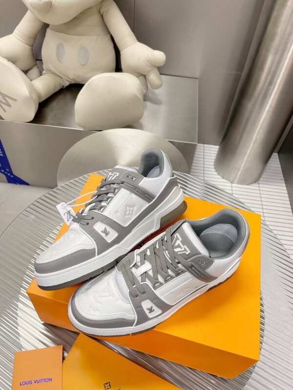 Louis Vuitton Lv in stock. Unisex. Ceiling level. - 图片 9