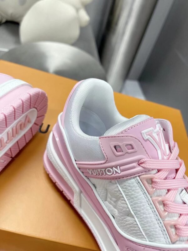 Louis Vuitton Lv in stock. Unisex. Ceiling level - 图片 3