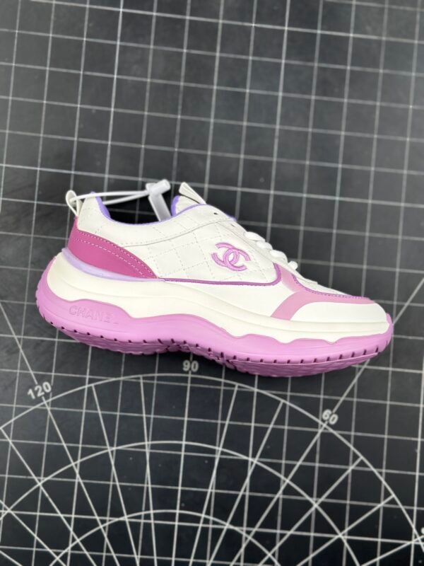 CHANEL 2025 Spring New Genuine Leather Lightweight All-match Leisure Sports White Shoes Exclusive Debut - 图片 3