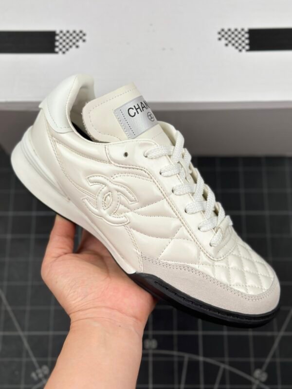 Chanel 24ss Dexter Shoes Flat Lace-up Round Toe Diamond Style