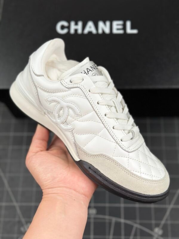 Chanel 24a Dexter Shoes Flat Lace-up Round Toe Diamond Style