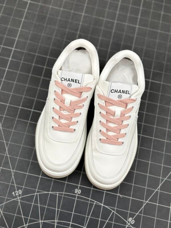 Chanel 24SS latest model full leather panda color White shoes Casual sneakers Skateboard shoes - 图片 5