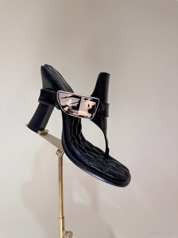 New Burberry Flip Flops for Spring and Summer