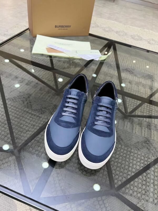Top purchasing agent 🇮🇹 Burberry men's super popular casual sneakers are coming to the counter at the same time