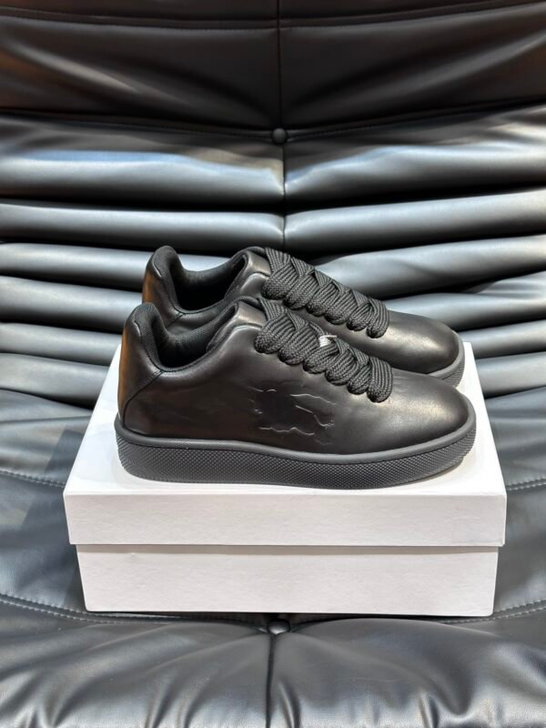 Burberry Box series 👫Couple thick-soled casual sports shoes, trendy sneakers and bread shoes