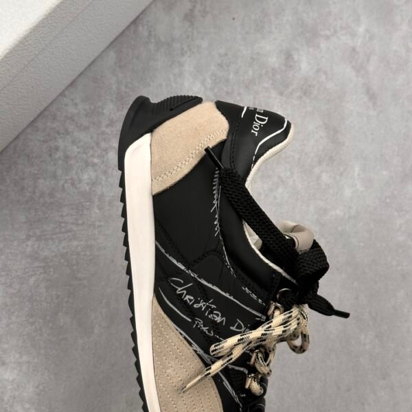 Dior sketch Dior spring and summer catwalk graffiti sketch German training shoes Forrest Gump shoes - 图片 6